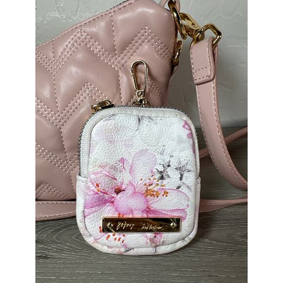 New Betsey Johnson Coco‎ Crossbody Pink Quilted Swag Bag and Floral Pouch Purse - Picture 3 of 6